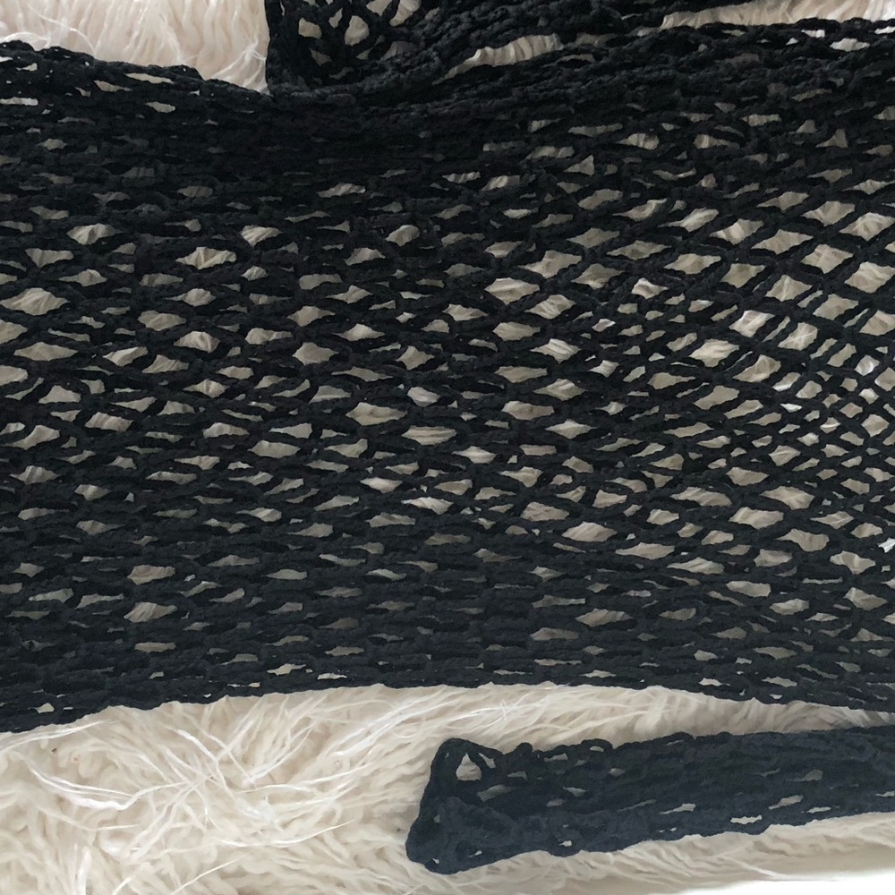 GORGEOUS KNIT BLACK MINI COVERUP!!